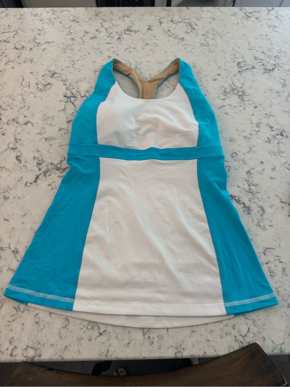 Lululemon Women’s Fast Track Racerback Tank
Aqua/White Size 4 No pads EUC